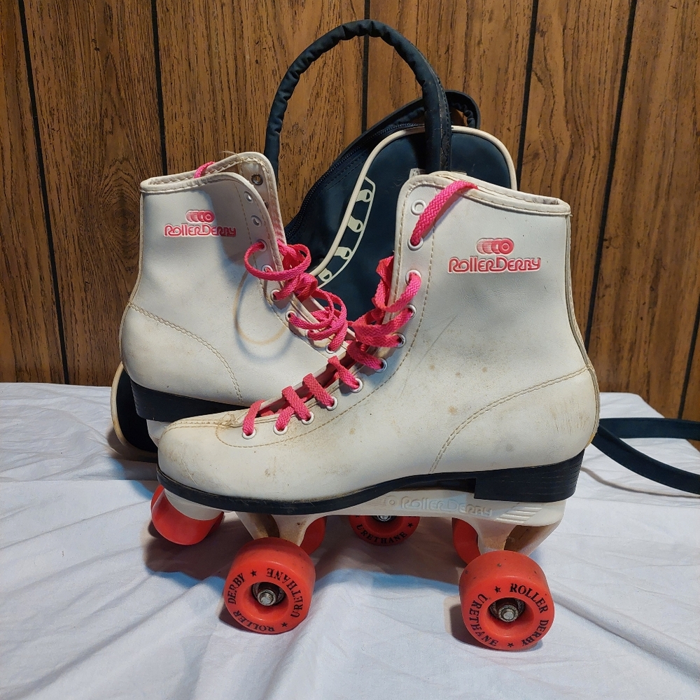 Roller Derby White Roller Skates  Pink Wheels W/ Bag Vintage 80s Size 9 Woman